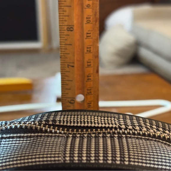 Madden NYC Women's handbag no crossbody strap - Picture 14 of 14